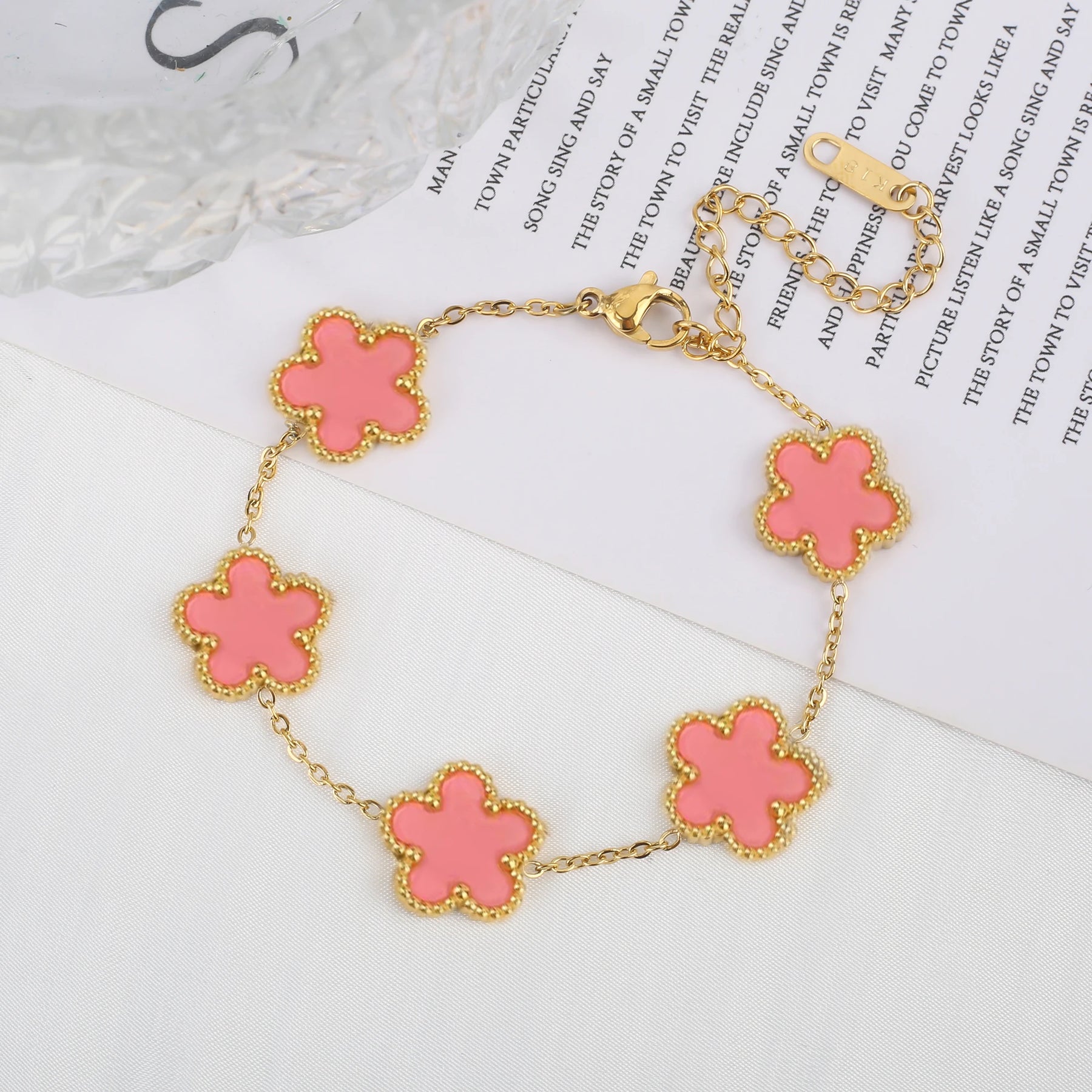 5 pulseiras florais