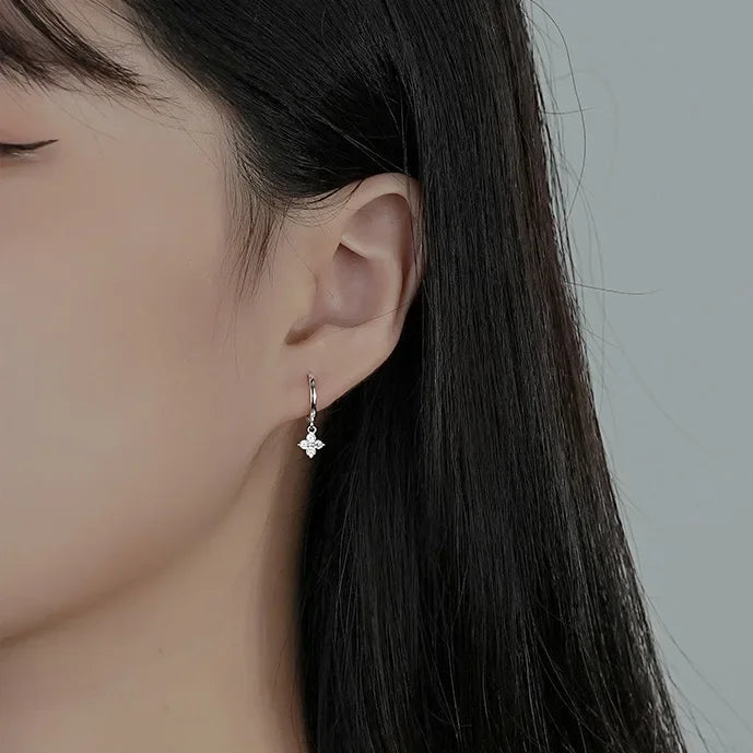 Brinco com trevo de 4 folhas