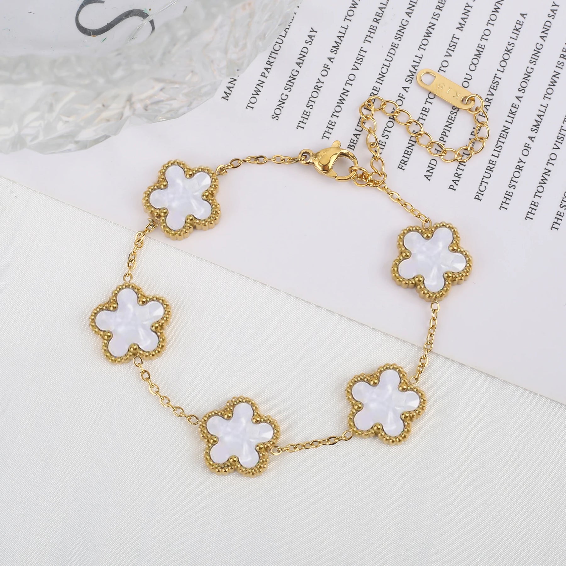 5 pulseiras florais
