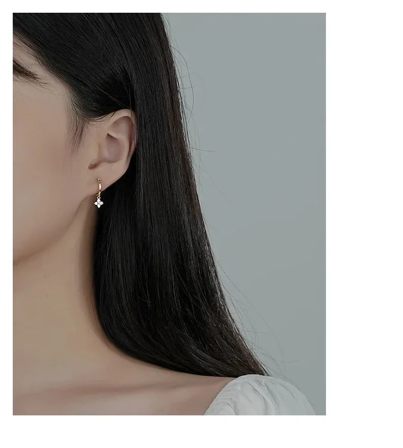 Brinco com trevo de 4 folhas