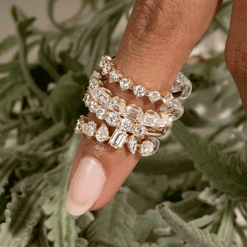 Anel de zirconia com cor dourada