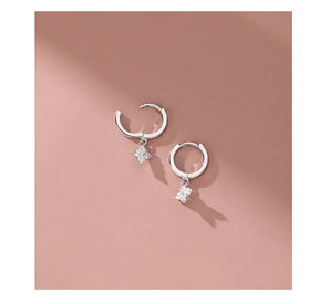 Brinco com trevo de 4 folhas