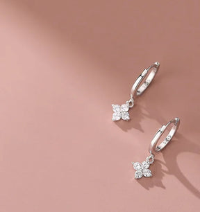 Brinco com trevo de 4 folhas