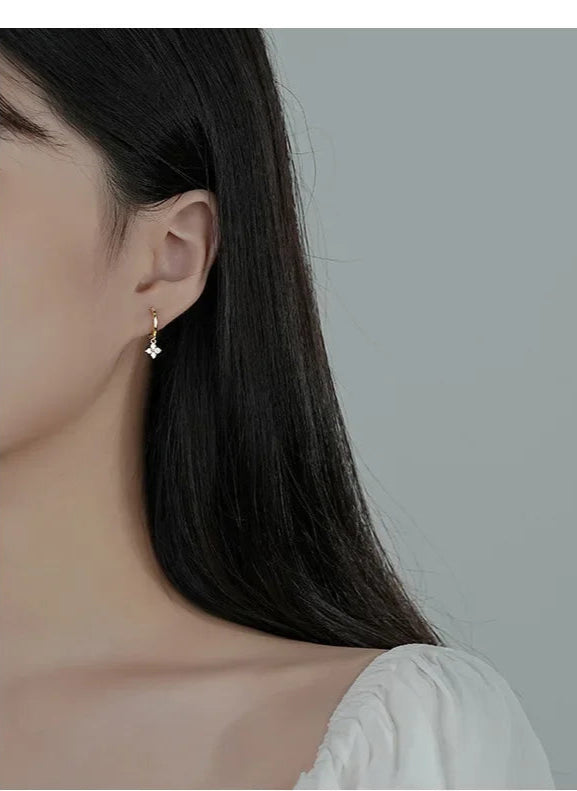 Brinco com trevo de 4 folhas