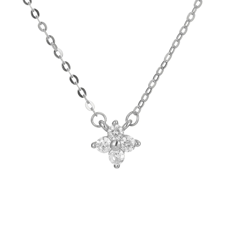 Colar com flor delicado