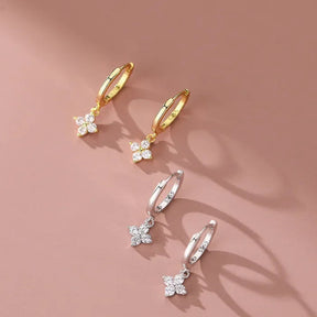 Brinco com trevo de 4 folhas